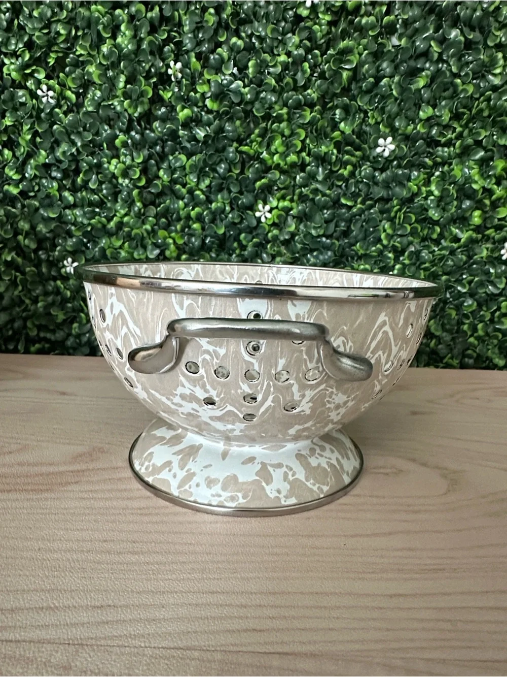 Golden Rabbit Enamelware Petite Colander 1 Quart